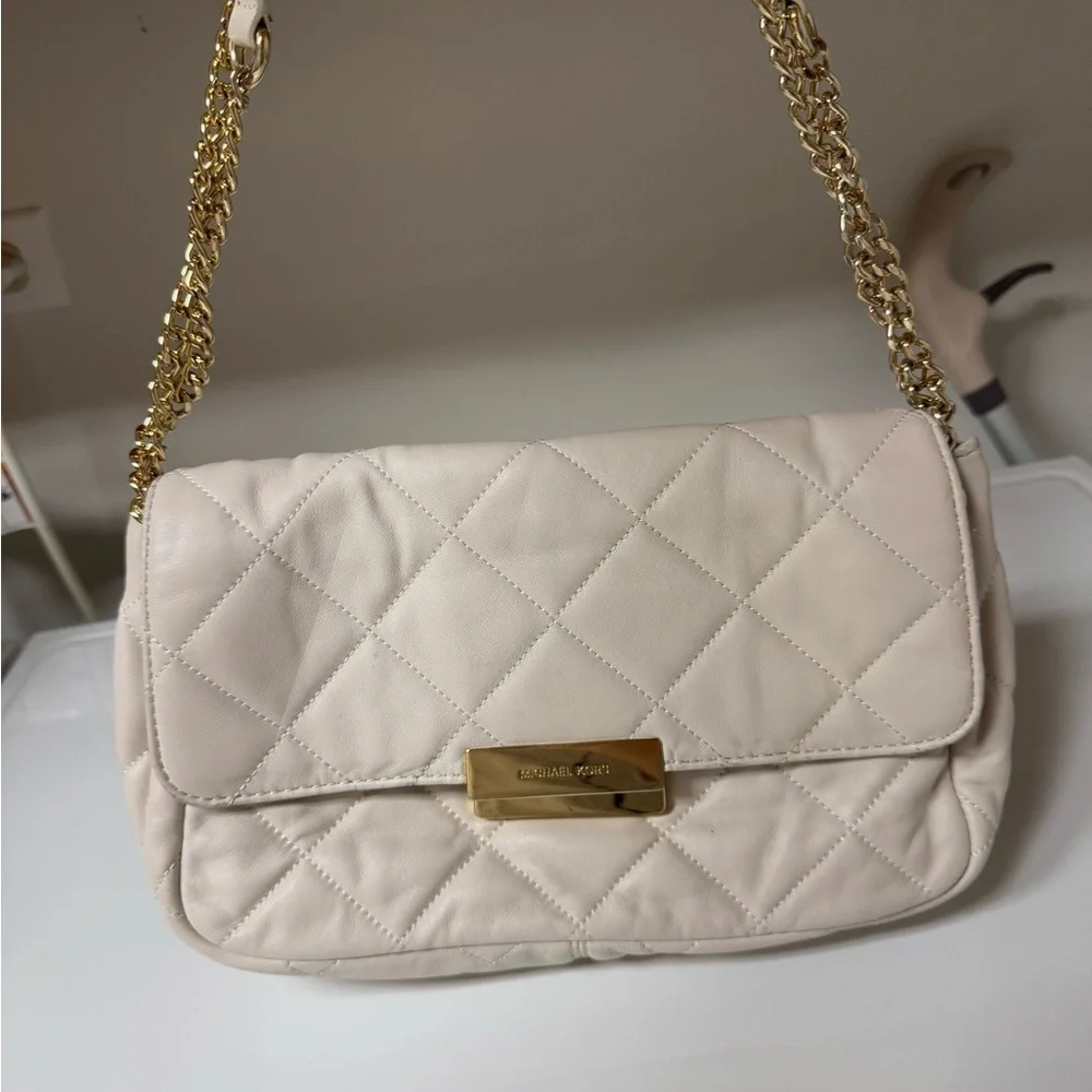 Michael Kors Small Quilted Leather Shoulder Bag - Off-White channel vibe - Picture 4 of 17